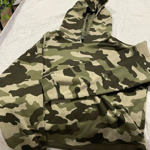 Cropped sweat shirt w/hood